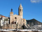 Sitges inicia la restauració del campanar amb una mostra informativa